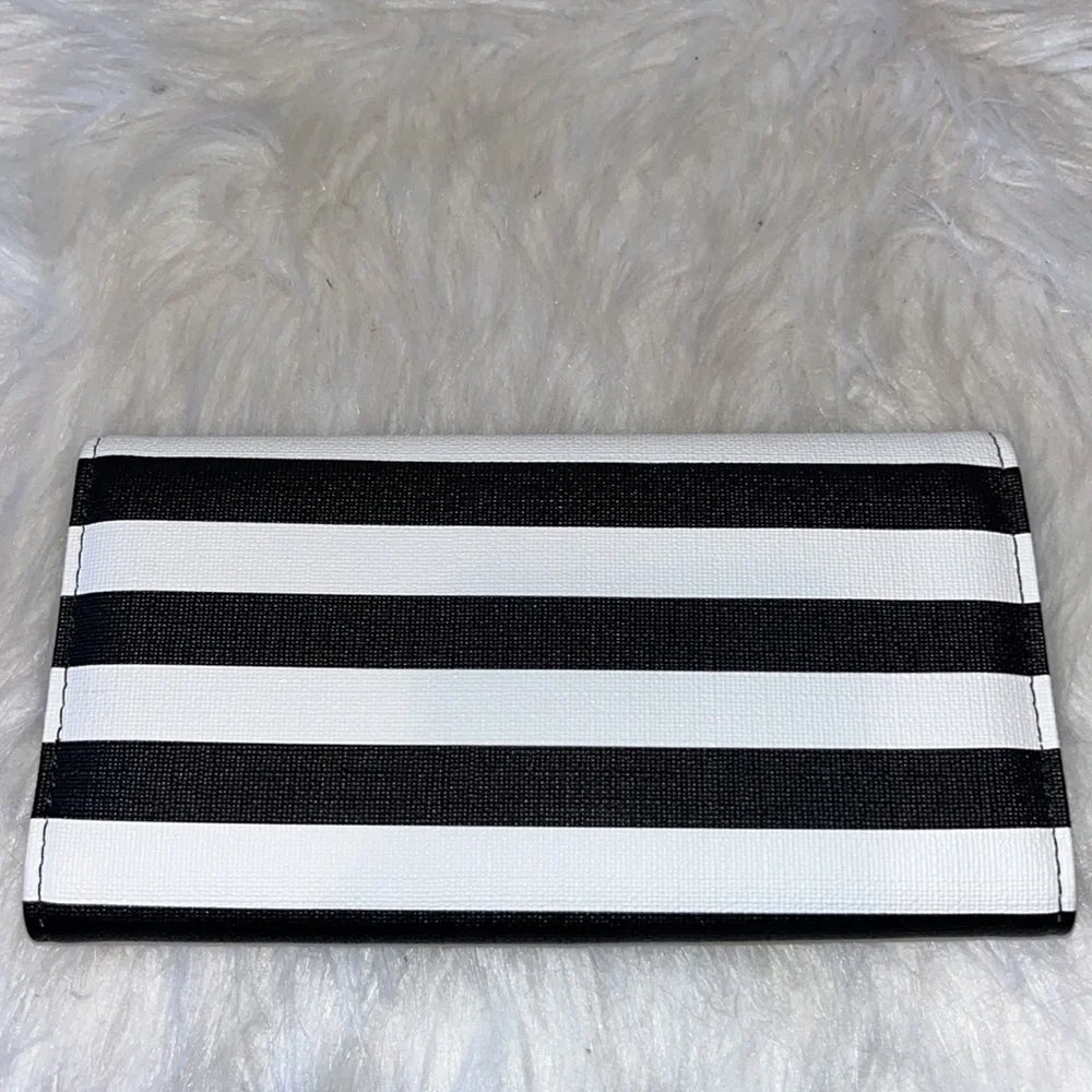 Black white striped Kut from the Kloth tri fold snap wallet like new